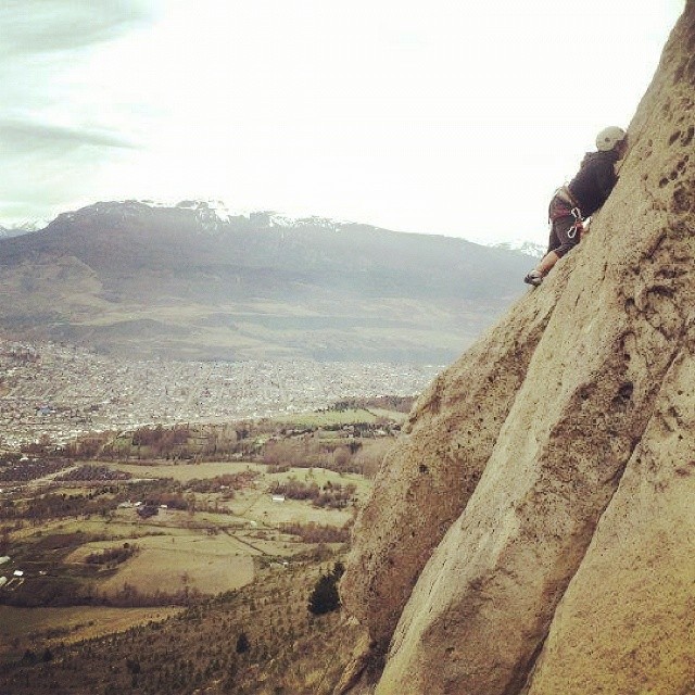  Escalando en el cerro Mackay, Climbing Cerro Mackay in Coyhaique, by Camila Mansilla 