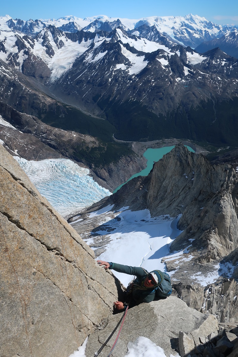 Foto del segundo día tomando altura y una increíble vista a los glaciares y lagunas. Foto: Señoret Brothers