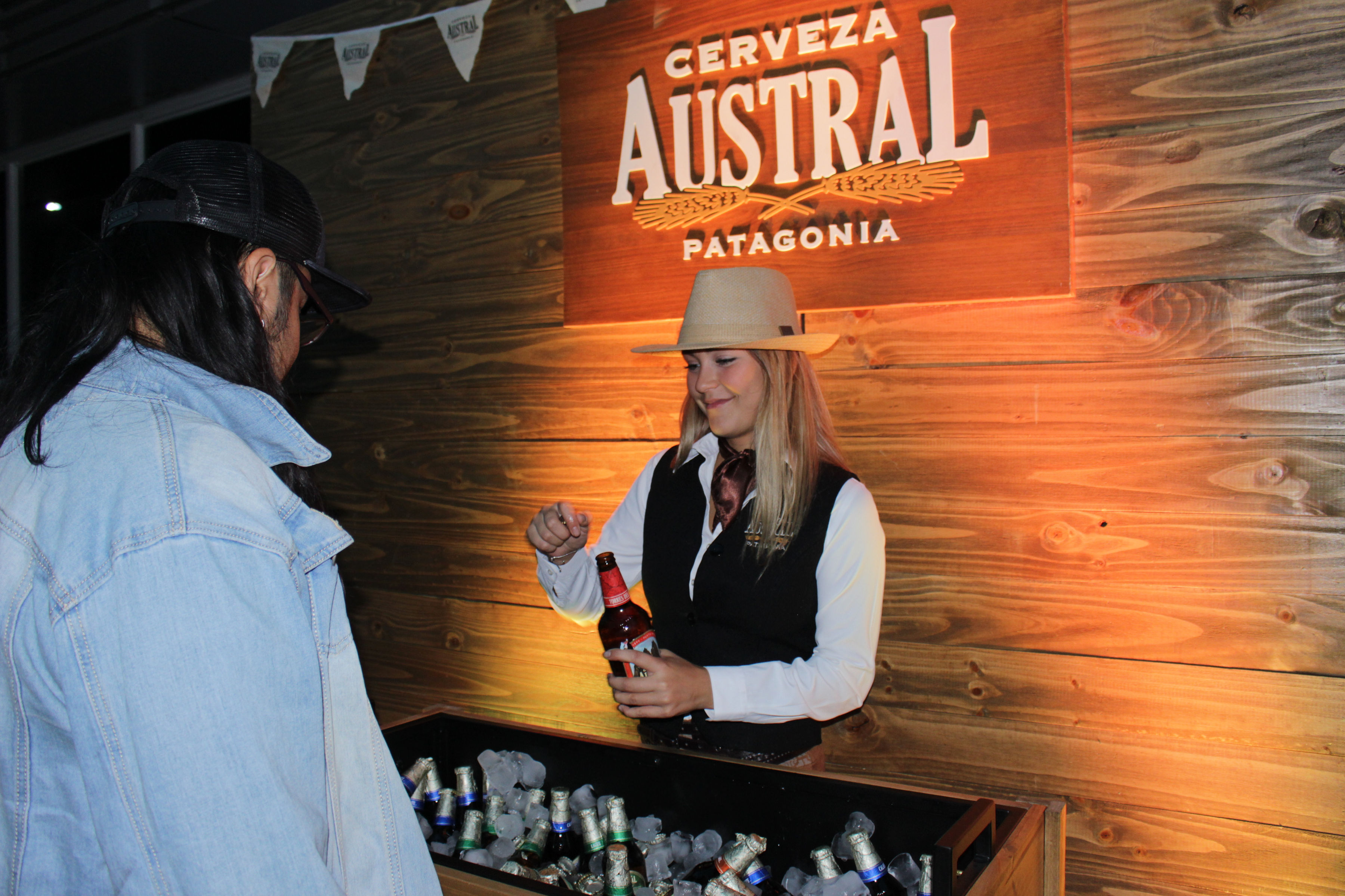 Cerveza Austral provided free beers for attendees. 