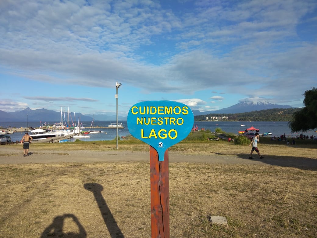 "Take care of our lake," reads this sign at Lake Villarrica. Photo: Vigilantes del Lago