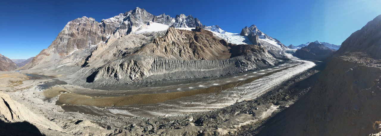 A panoramic view of Universidad Glacier in central Chile. Photo: Alfonso Fernández
